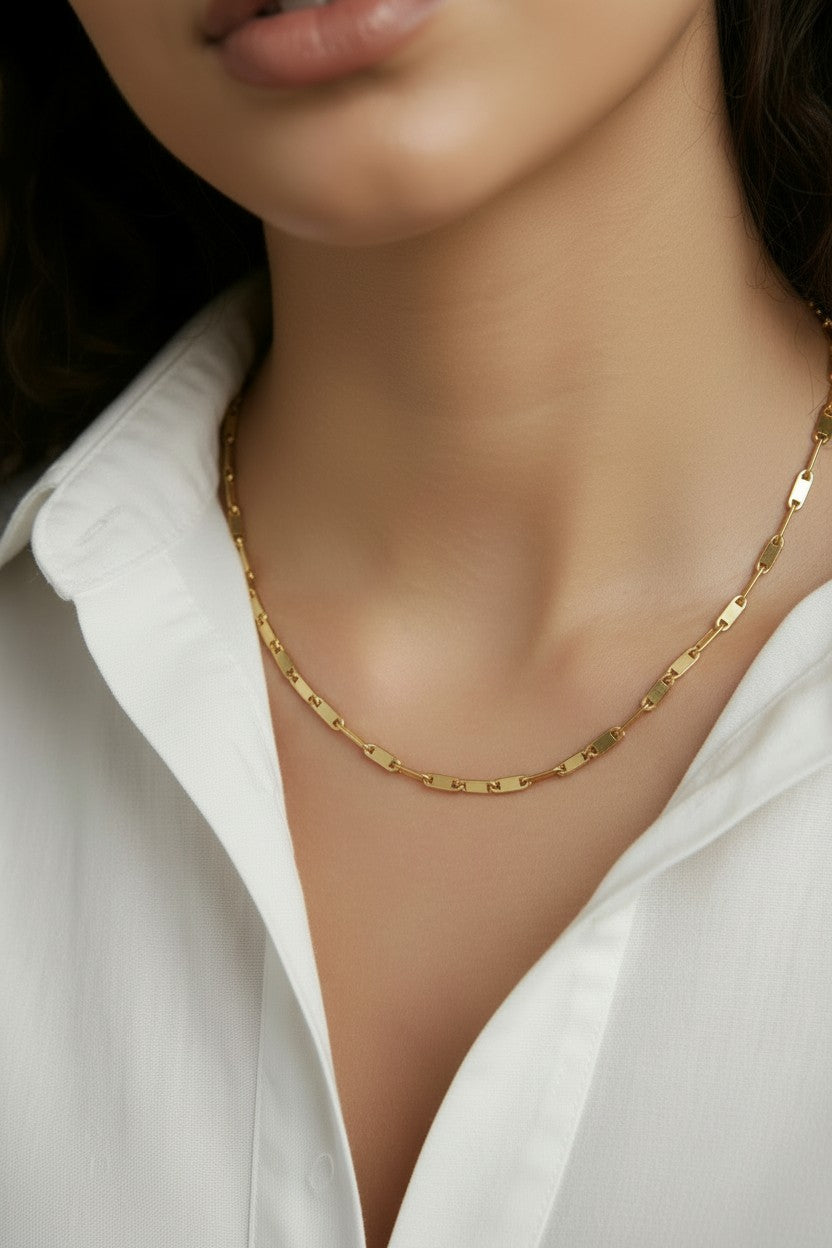 ✨ 18k Gold Filled Textured Bar Link Necklace — Three Lengths. One Detail That Changes Everything.