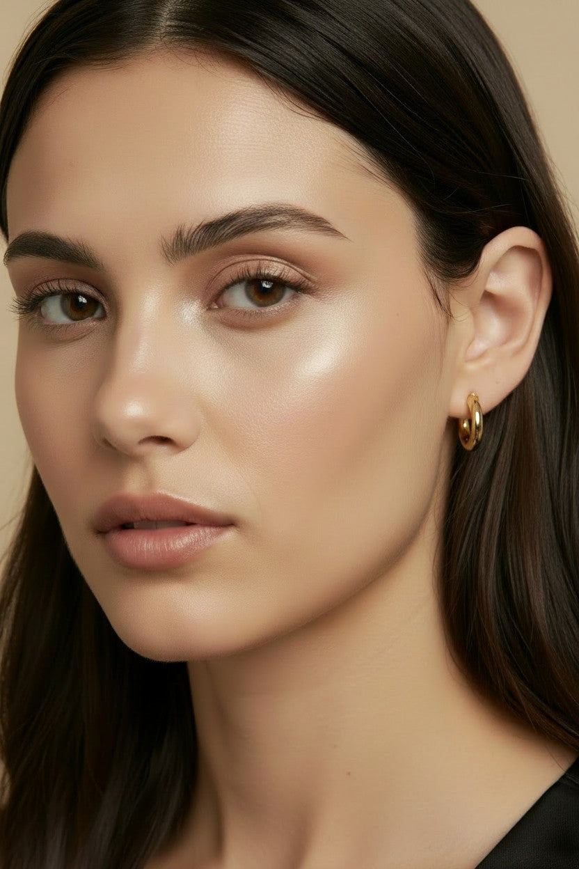 ✨ 18k Gold Filled Mini C-Hoop Earrings — The Classic Shape, Scaled to Everyday Perfection.