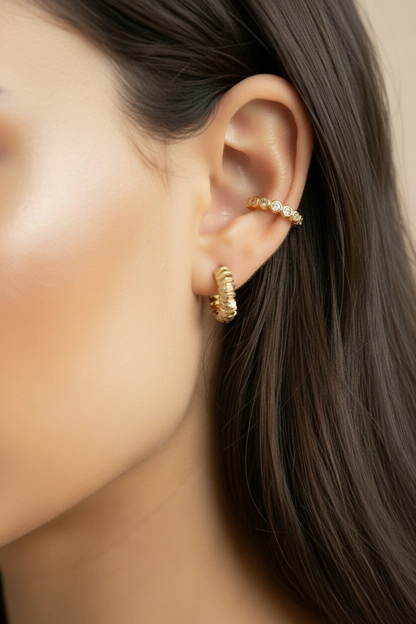 ✨ 18k Gold Filled CZ Ear Cuff — Clear Brilliance Along the Arc. No Piercing Needed.