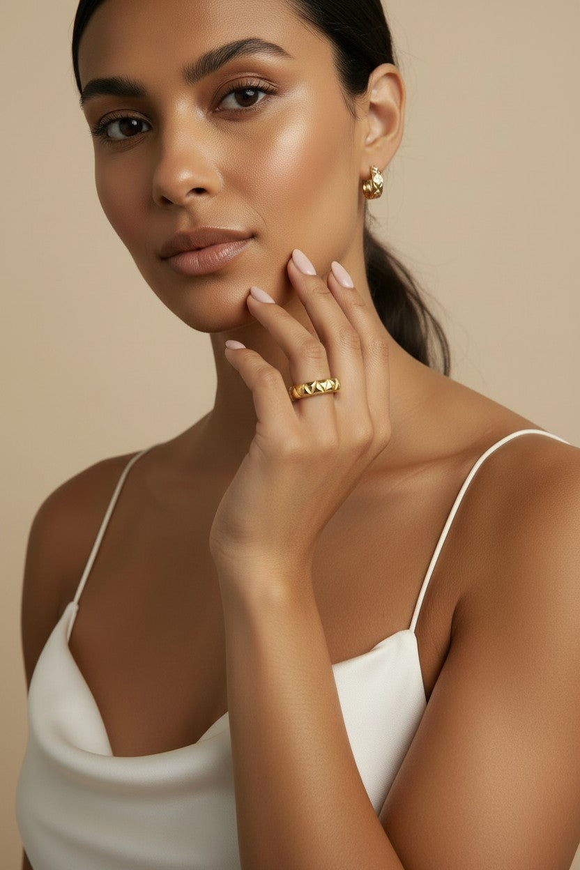 ✨ 18k Gold Filled Diamond Cut Band Ring — Faceted Edge to Edge. Trendsetting, By Design.