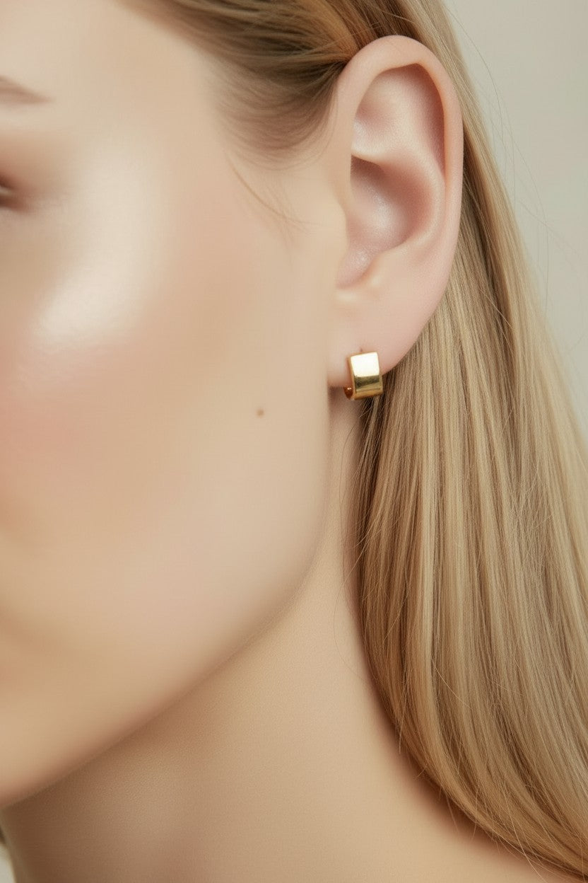 ✨ 18k Gold Filled Square Clicker Earrings — Right Angles. Mirror Polish. The Geometric Hoop Done Perfectly.