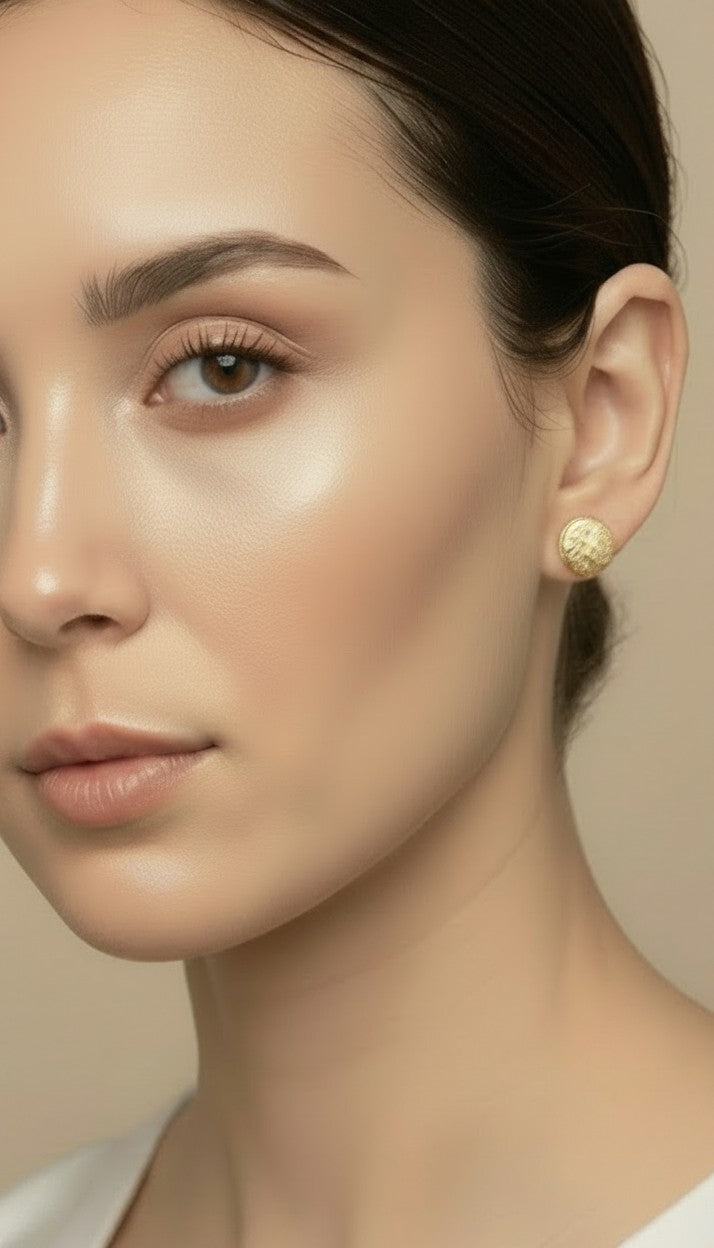 ✨ 18k Gold Filled Brushed Button Stud Earrings — Matte Gold. Edge Sparkle. The Detail That Makes It.