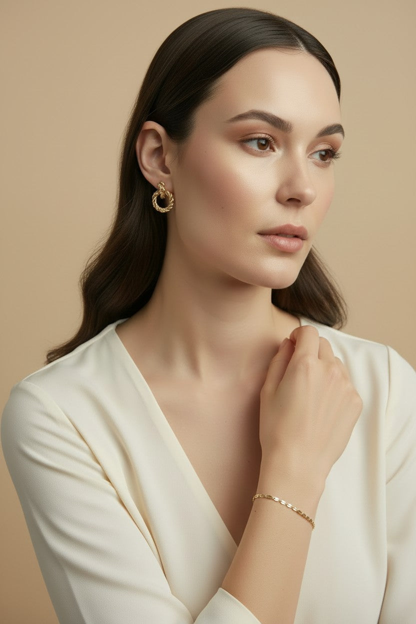 ✨ 18k Gold Filled Hammered Mariner Bracelet — Flat Links. Sequin Texture. A Captivating Play of Light.