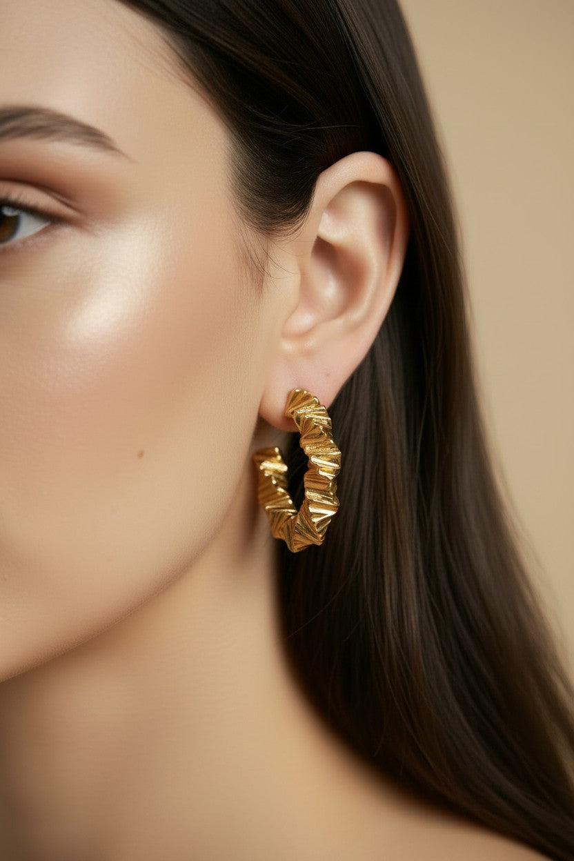 ✨ 18k Gold Filled Faceted Origami C-Hoop Earrings — Sculpture at the Ear. Gold That Moves Differently.