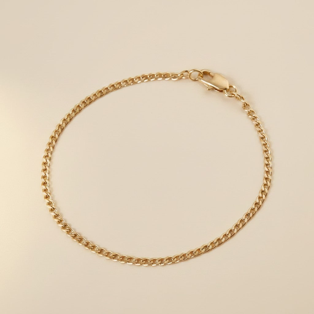 ✨ 18k Gold Filled 2mm Cuban Chain Bracelet — The Iconic Link, Worn Delicately.
