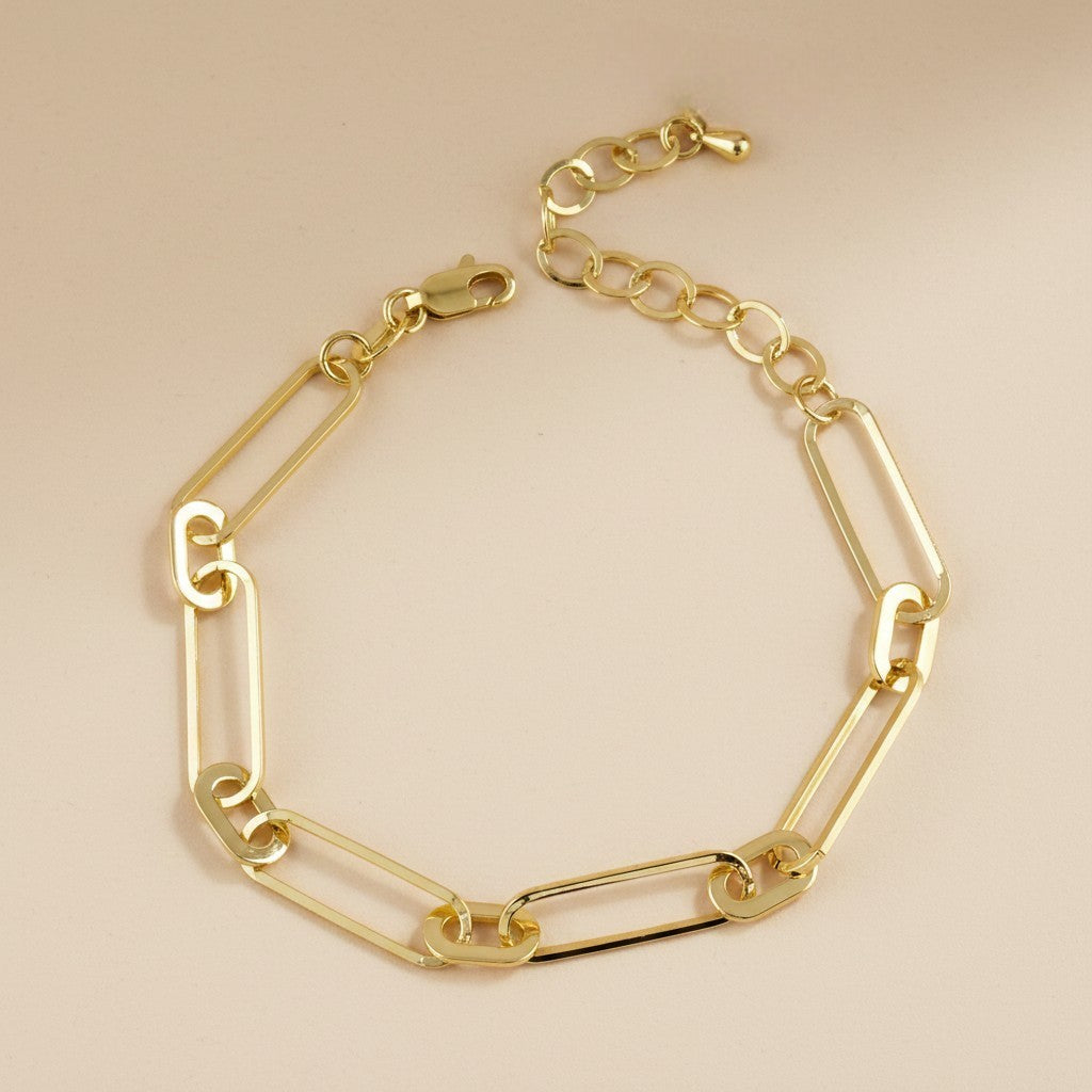 ✨ 18k Gold Filled Paperclip Chain Bracelet — The Wrist That Matches the Moment