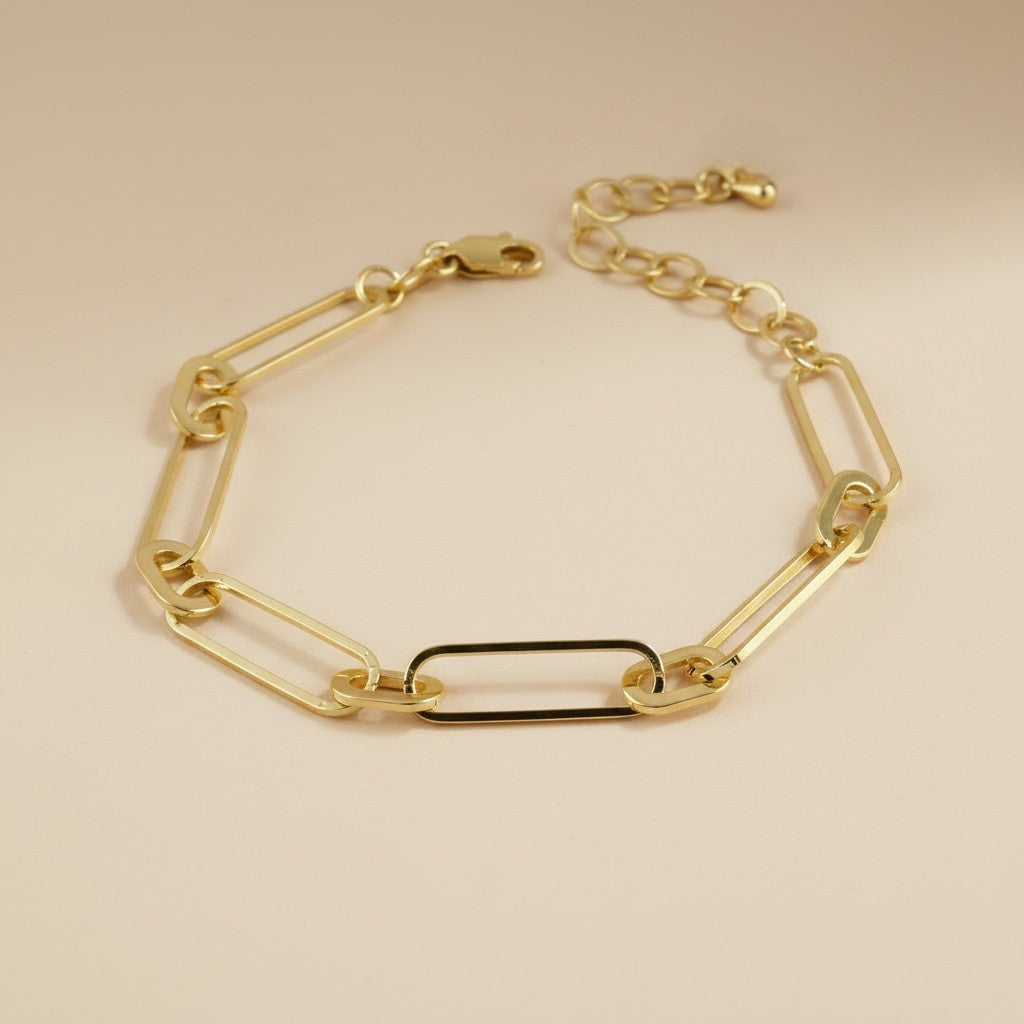 ✨ 18k Gold Filled Paperclip Chain Bracelet — The Wrist That Matches the Moment