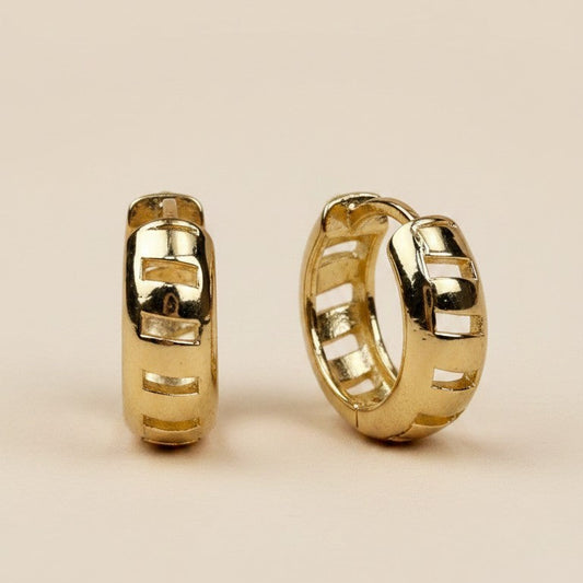✨ 18k Gold Filled Ribbon Huggie Hoop Earrings — The Pattern You See Through. The Gold You Can't Look Away From.