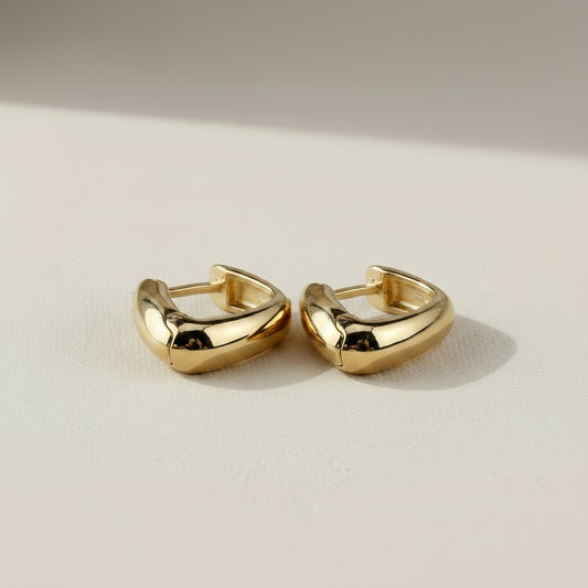 ✨ 18k Gold Filled Triangle Shaped Hoop Earrings — The Circle, Reimagined. Sharp Angles. Bold Confidence.