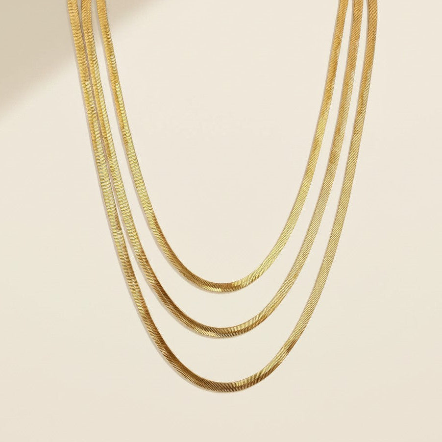 ✨ 18k Gold Filled 4mm Herringbone Chain — The Flattest. The Most Fluid. The Most Luxurious Drape at the Neckline.
