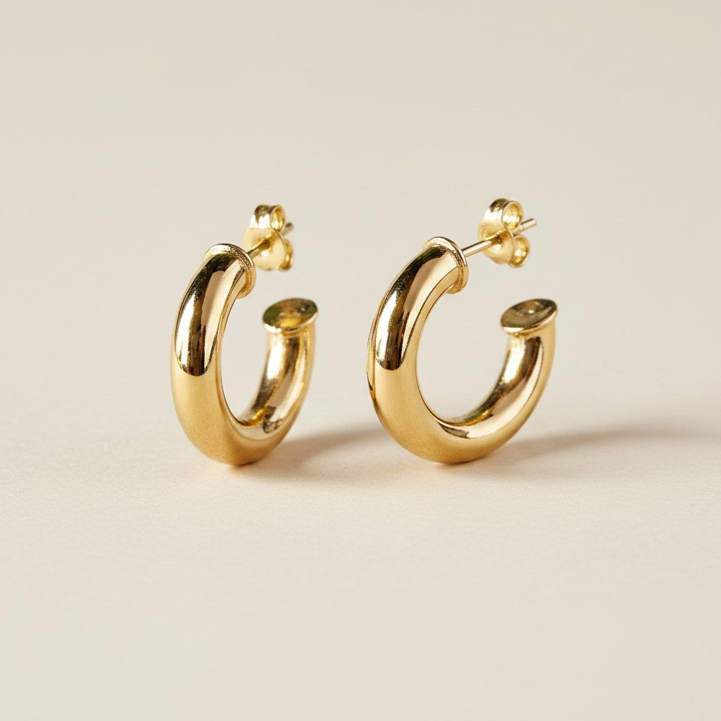✨ 18k Gold Filled Smooth Tube C-Hoop Earrings — The Hoop Every Collection Needs. Every Single Day.