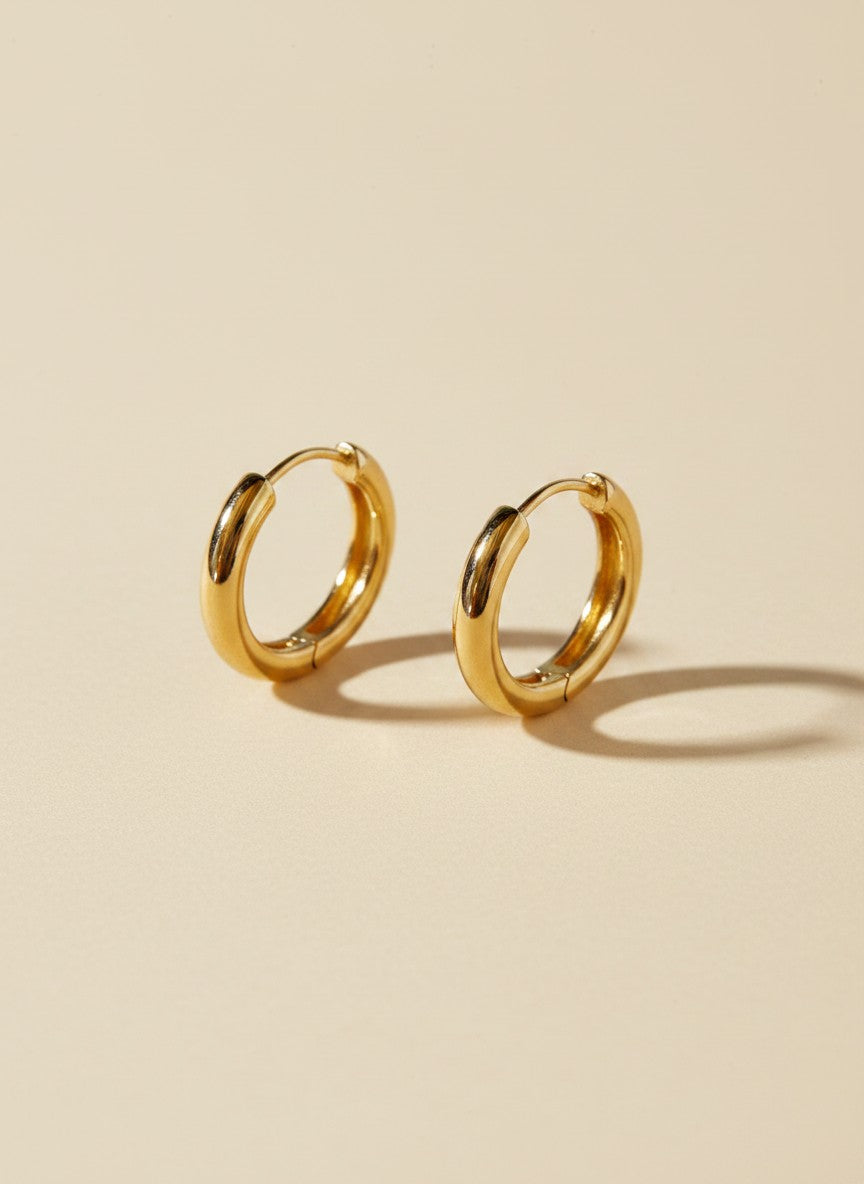✨ 18k Gold Filled Huggie Hoop Earrings — Polished. Hinged. The Classic That Hugs and Never Lets Go.