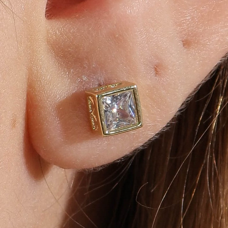 18k Gold Filled Squared Stud Earring With Detailed Bezel