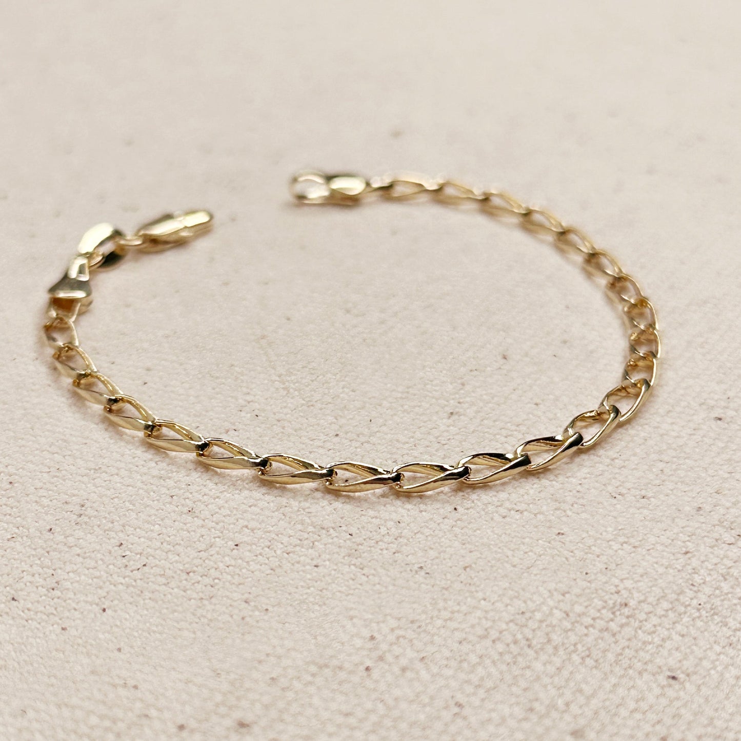 18k Gold Filled Slight Twist Link Bracelet