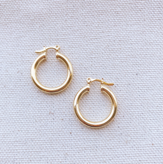 GoldFi Very Light 18k Gold Filled Medium Thick Selena Hoop Earrings