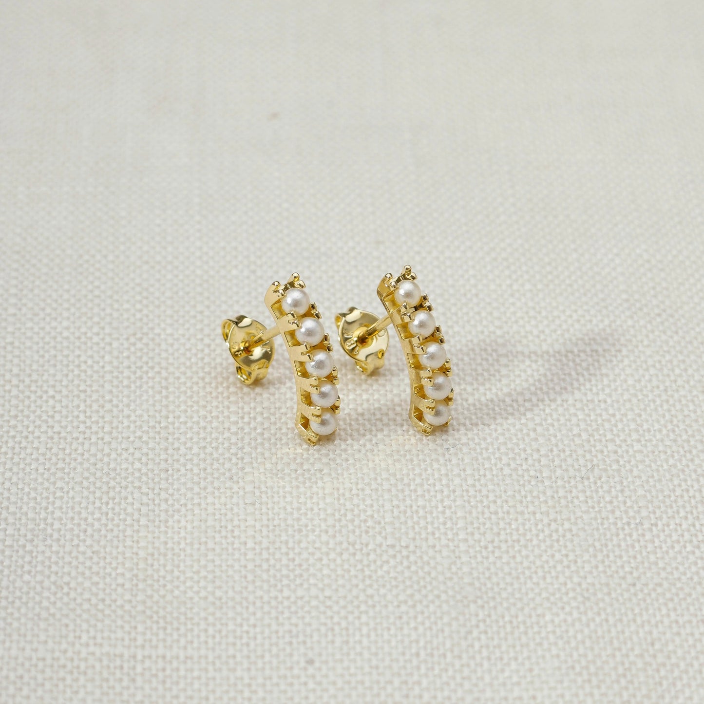 18k Gold Filled Small Synthetic Pearls Earrings