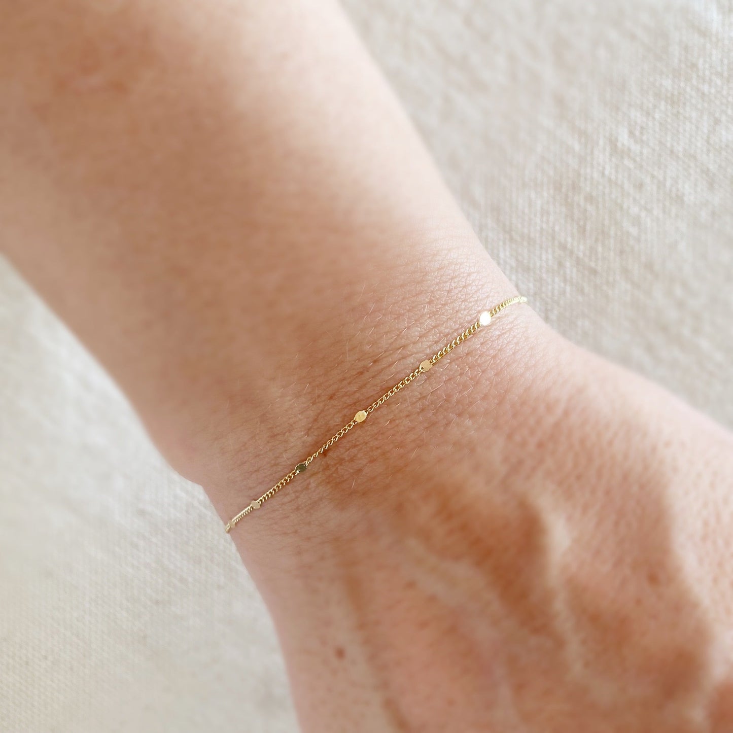 18k Gold Filled 1mm Curb Bracelet With Pressed Details