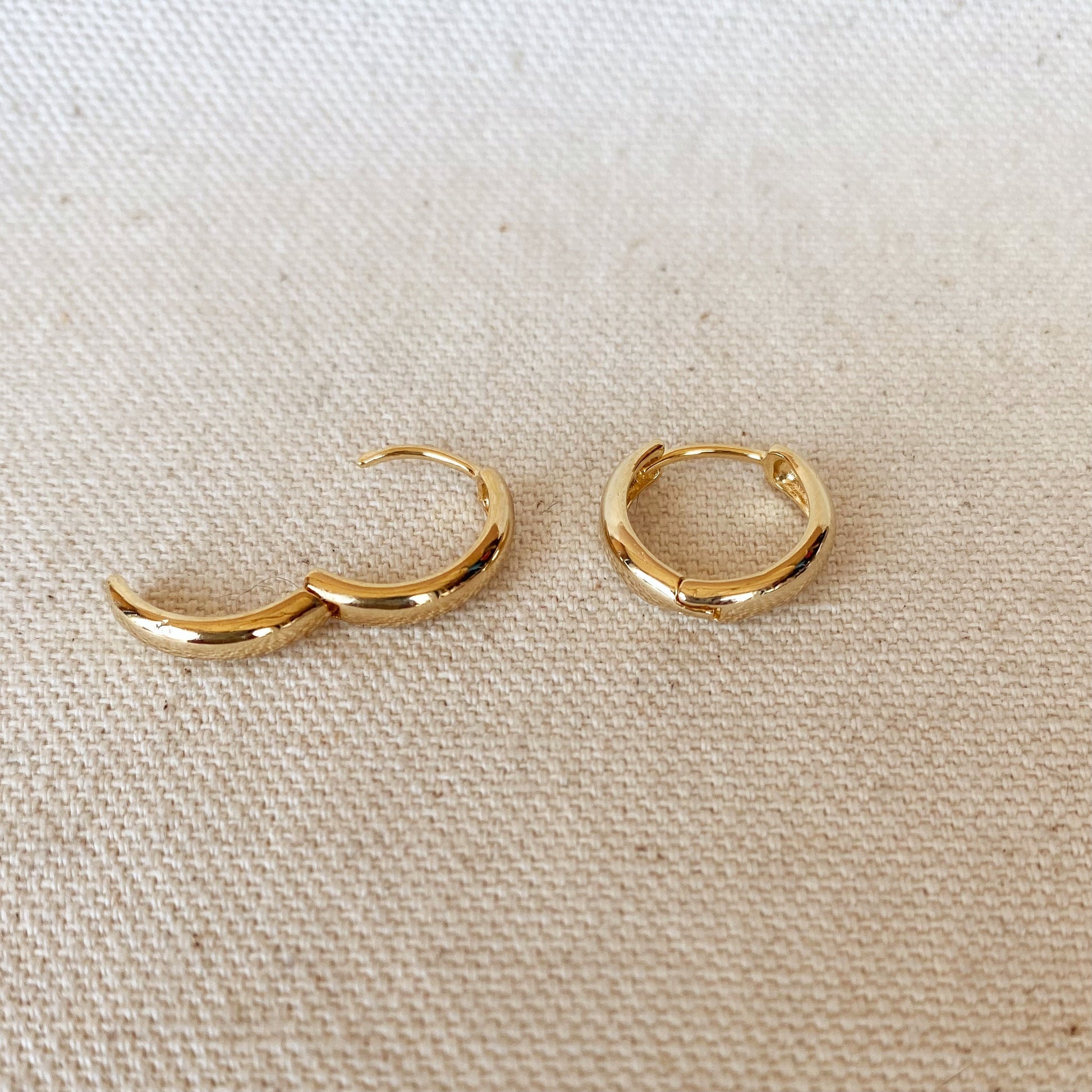 GoldFi 18k Gold Filled Plain Clicker Hoop Earrings