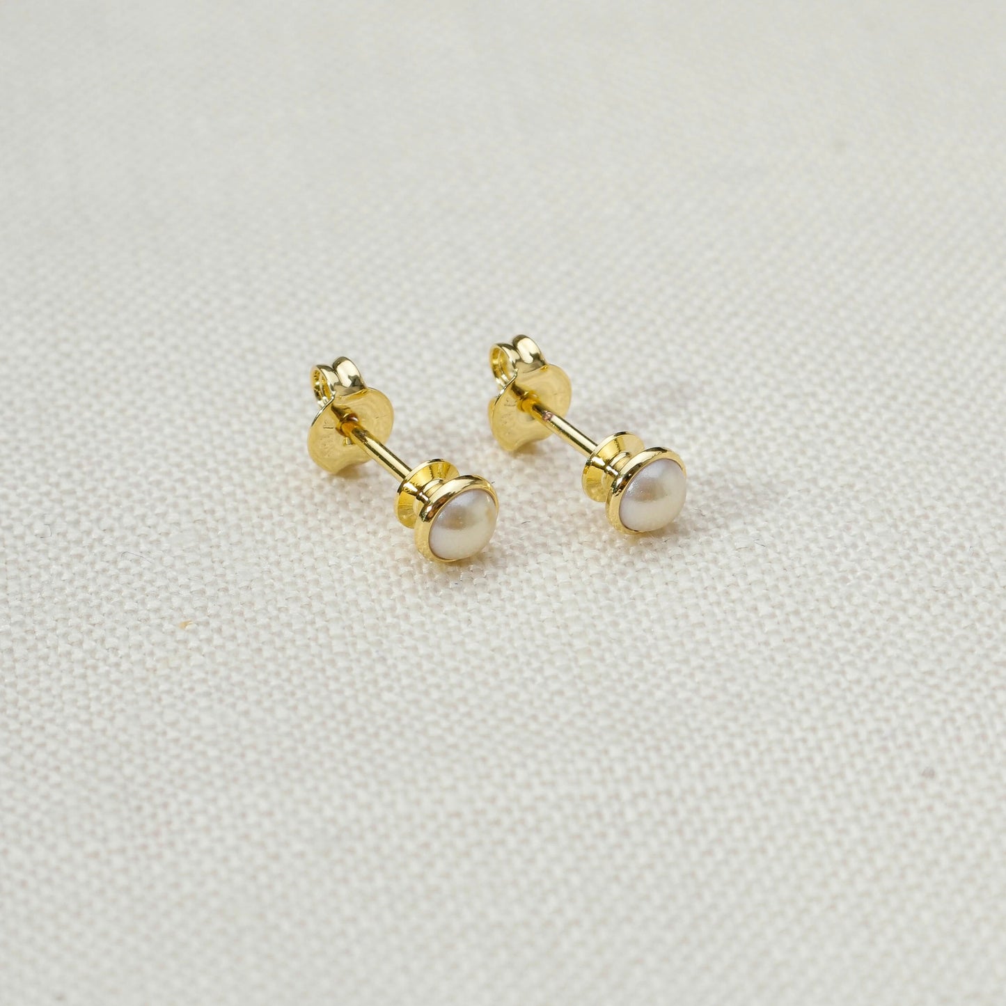 18k Gold Filled 4mm Simulated Pearl Stud Earrings