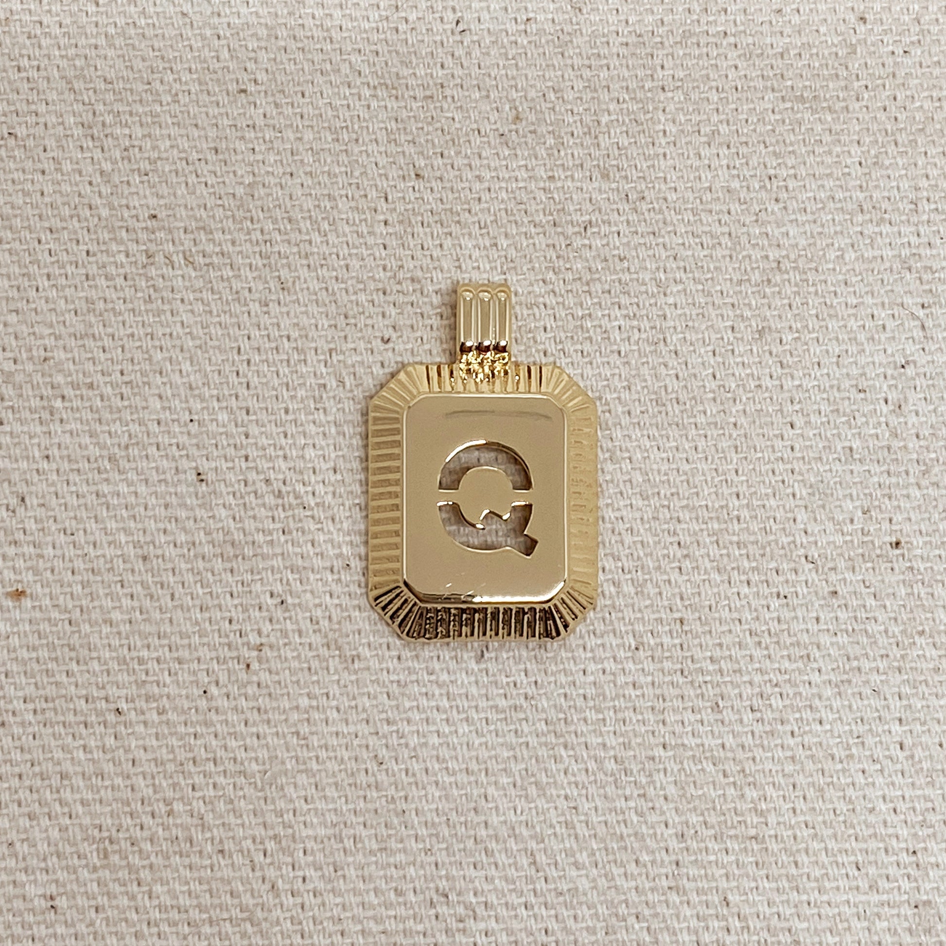 GoldFi 18k Gold Filled Initial Plate Pendant Letter Q